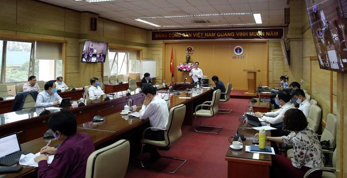 Phó Thủ tướng Vũ Đức Đam chủ trì cuộc họp. Ảnh: VGP/Đình Nam.