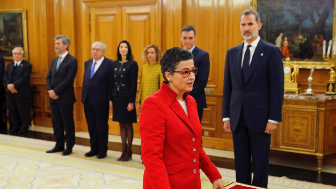 Bà Arancha Gonzalez Laya tuyên thệ nhậm chức tân Bộ trưởng Ngoại giao Tây Ban Nha tại Cung điện Zarzuela ngày 13/1/2020. Ảnh: AP.