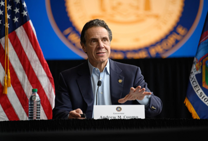 Thống đốc New York Andrew Cuomo phát biểu trong một cuộc họp báo tại Trung tâm Hội nghị Jacob Javits (New York) ngày 30/3/2020. Ảnh: Getty Images.