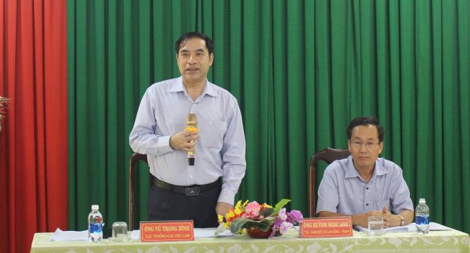 Trưởng đoàn công tác của Bộ LĐ-TB&XH Vũ Trọng Bình (đứng) làm việc với UBND tỉnh Đắk Nông. Ảnh: Đức Long.
