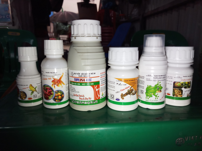 Hàng loạt nhãn hiệu thuốc khác nhau của một sản phẩm. (Trong ảnh: Sản phẩm Toplusa 450SC biến thành nhiều sản phẩm với tên phụ khác nhau).