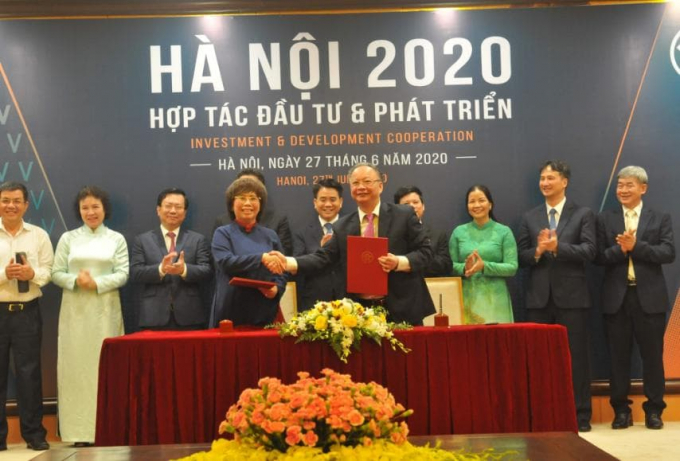 Bà Thái Hương - Chủ tịch Hội đồng chiến lược Tập đoàn TH tham gia ký kết tại Hội nghị Hà Nội 2020 - Hợp tác đầu tư và phát triển. Ảnh: Gia đình Việt Nam.
