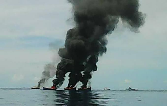 Các quốc đảo ở Thái Bình Dương tiêu hủy tàu cá của ngư dân Quảng Ngãi và công bố trên truyền thông. Ảnh: Tư liệu.