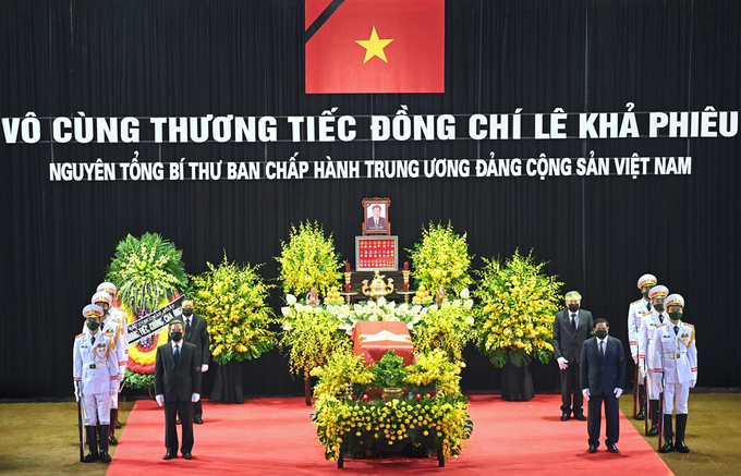 Linh cữu nguyên Tổng bí thư Lê Khả Phiêu quàn tại Nhà tang lễ Quốc gia, Hà Nội. Ảnh: Giang Huy/VnExpress.