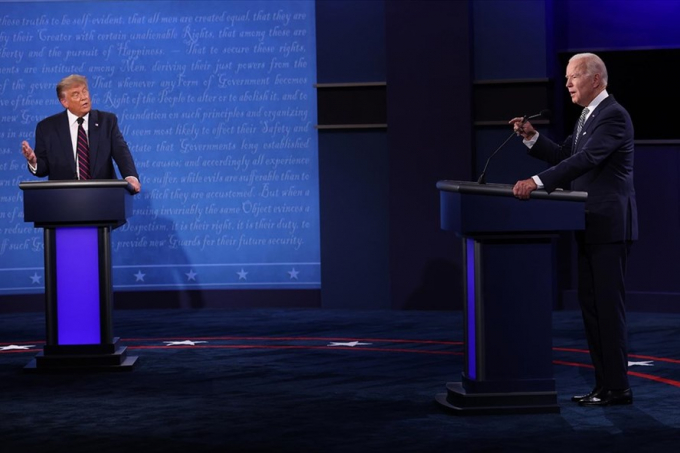 Ông Donald Trump và Joe Biden trong cuộc tranh luận tổng thống trực tiếp đầu tiên. Ảnh: Getty Images.