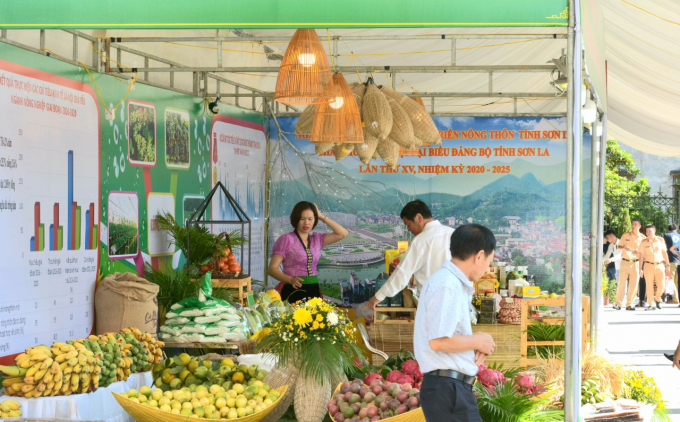 Gian trưng bày các phẩm nông nghiệp của tỉnh năm 2020.