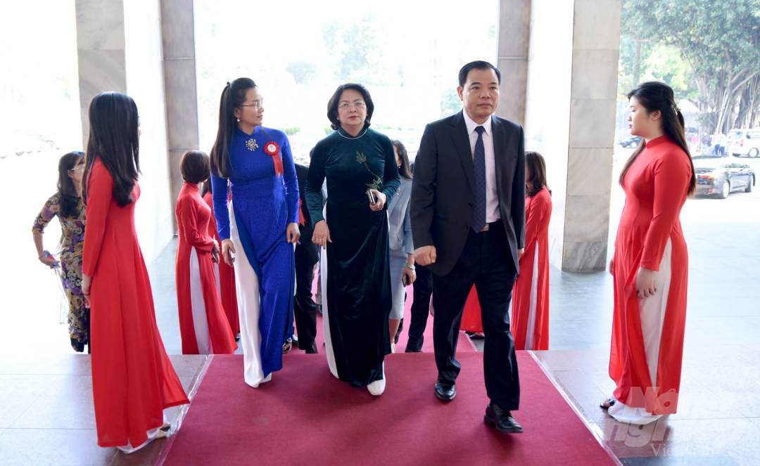 Phó Chủ tịch nước Đặng Thị Ngọc Thịnh và Bộ trưởng Bộ Nông nghiệp và PTNT Nguyễn Xuân Cường có mặt tại Đại hội.