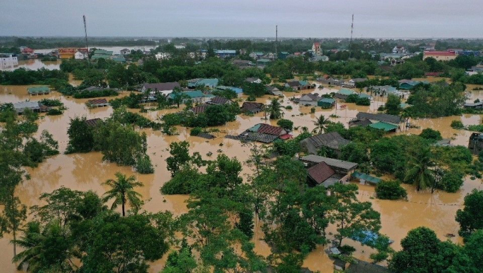 Lũ lớn trên sông Hiếu gây ngập diện rộng tại khu vực xã Thanh An, huyện Cam Lộ, tỉnh Quảng Trị trong đợt thiên tai dị thường 2020. Ảnh: TTXVN.