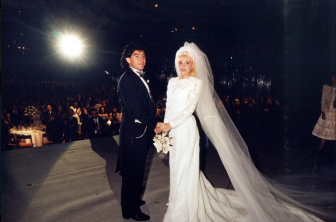 Diego Maradona và vợ, Claudia Villafane, trong lễ cưới của họ.