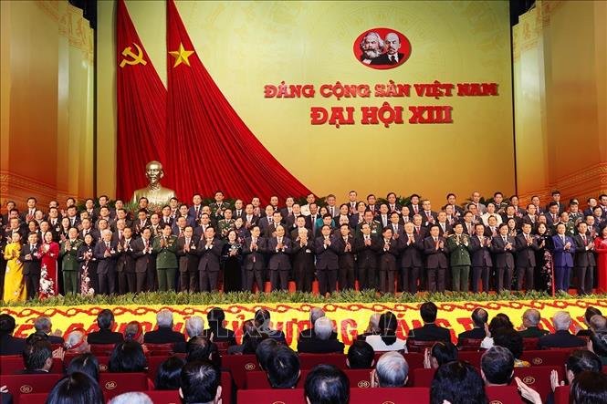 Ban Chấp hành Trung ương Đảng khóa XIII ra mắt Đại hội vào sáng 1/2. Ảnh: TTXVN.