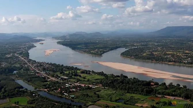 Quang cảnh nhìn từ trên cao đoạn sông Mekong giáp với Thái Lan và Lào, được nhìn từ phía Nong Khai, Thái Lan, ngày 29/10/2019. Ảnh: Reuters.
