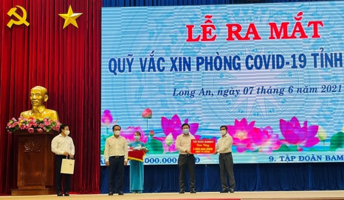 BCG ủng hộ Quỹ vacxin của tỉnh Long An 1 tỷ đồng và 10.000 liều vacxin.