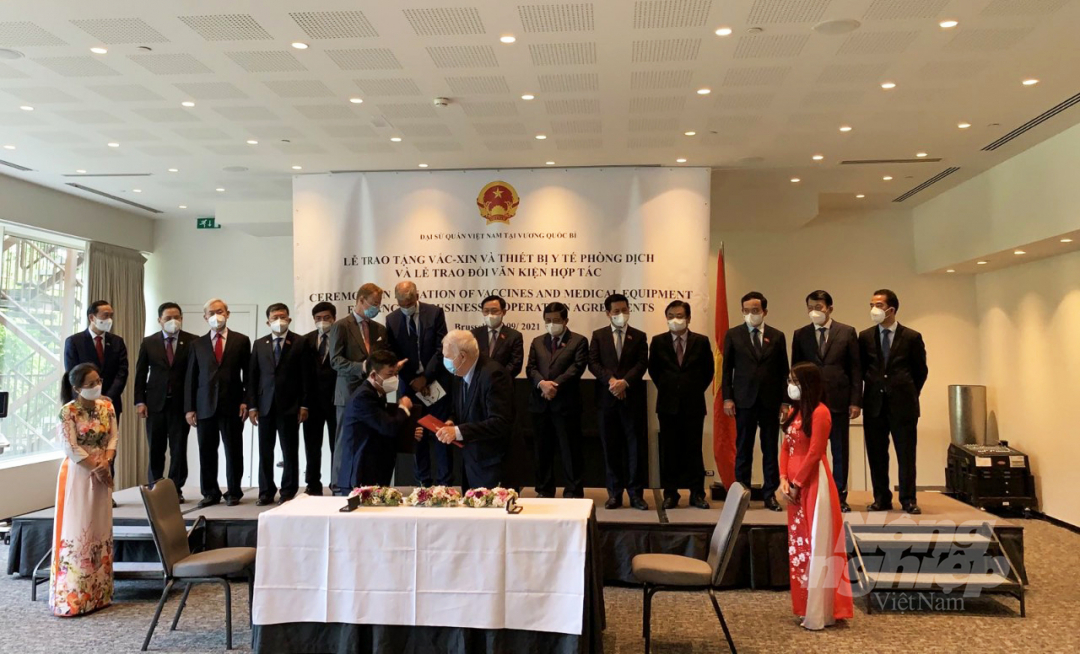 The agreement was signed in recognition of the success of a wind-powered water desalination model developed in Ninh Thuan by MARD's National Institute of Agricultural Planning and Projection as part of the Vietnam-Belgium strategic cooperation on agriculture, which began in 2020.