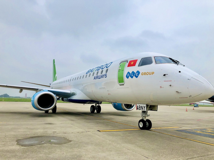 Tàu bay Embraer của Bamboo Airways tại Sân bay quốc tế Nội Bài.