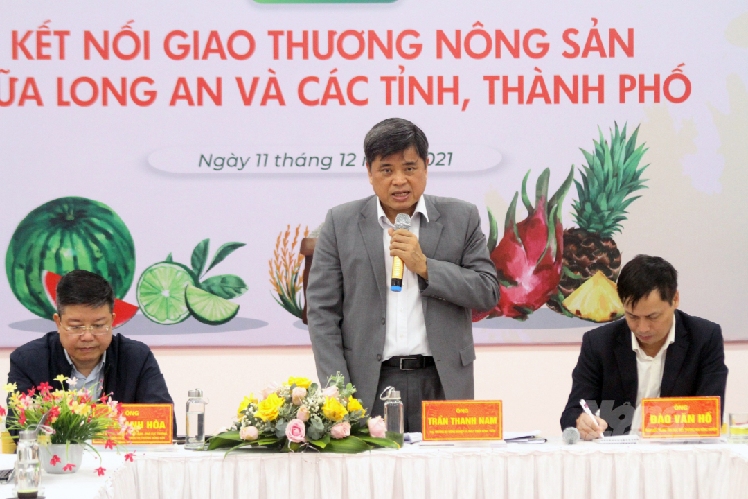 Thứ trưởng Bộ NN-PTNT Trần Thanh Nam phát biểu tại điểm cầu Trung tâm Xúc tiến thương mại Nông nghiệp 489 Hoàng Quốc Việt, Hà Nội.