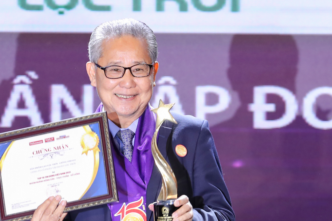 Chủ tịch HĐQT Tập đoàn Lộc Trời - ông Huỳnh Văn Thòn tại buổi lễ trao giải Top 10 Tin Dùng Việt Nam 2021