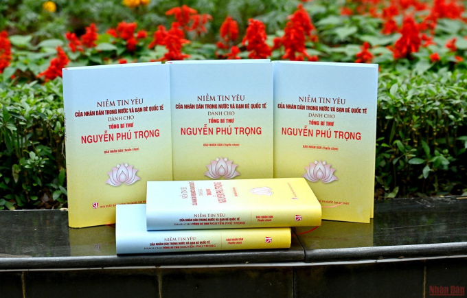 Cuốn sách 'Niềm tin yêu của nhân dân và bạn bè quốc tế dành cho Tổng Bí thư Nguyễn Phú Trọng'.
