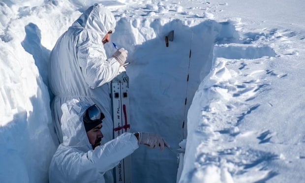 Các nhà nghiên cứu cho biết, ô nhiễm 'carbon đen' ở các khu vực Nam Cực được khách du lịch và các nhà nghiên cứu thường xuyên lui tới cao hơn từ 2 - 4 lần so với các khu vực khác của lục địa này. Ảnh: Raul Cordero.