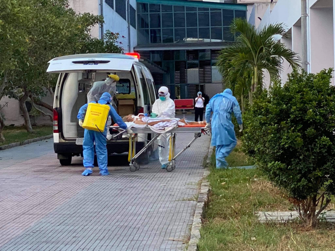 Bệnh viện Trung ương Huế - cơ sở 2 tiếp nhận bệnh nhân nhiễm Covid-19 được chuyển từ Đà Nẵng. Ảnh: T.T.