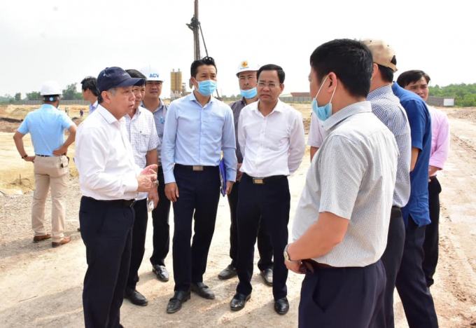 Chủ tịch UBND tỉnh Thừa Thiên- Huế Phan Ngọc Thọ đã đề nghị ACV phối hợp các sở, ngành tập trung tháo gỡ vướng mắc đẩy nhanh tiến độ xây dựng dự án. Ảnh: T.T