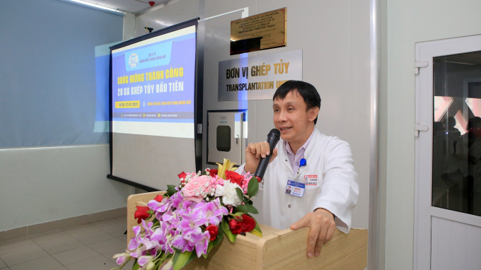 GS.TS Phạm Như Hiệp, Giám đốc Bệnh viện TW Huế cho biết, BV sẽ triển khai thêm ghép tủy đồng loại nhằm cứu sống thêm nhiều trẻ em không may mắc các bệnh hiểm nghèo. Ảnh: T.T