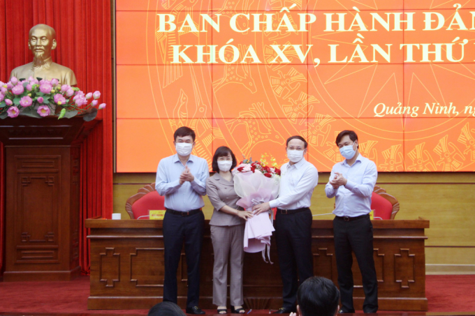Bà Trịnh Thị Minh Thanh được bầu giữ chức vụ Phó Bí thư Tỉnh ủy tỉnh Quảng Ninh nhiệm kỳ 2020-2025 với số phiếu tín nhiệm tuyệt đối. Ảnh: QMG.