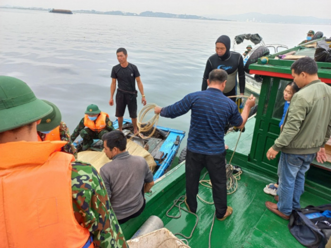 Thi thể hai nạn nhân được cơ quan chức năng tỉnh Quảng Ninh tìm thấy. Ảnh: Văn Đảm