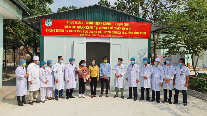 Bệnh nhân cuối cùng trong 16 ca nhiễm Covid-19 tại Việt Nam được xuất viện sáng ngày 26/2. Ảnh: T.Dũng.