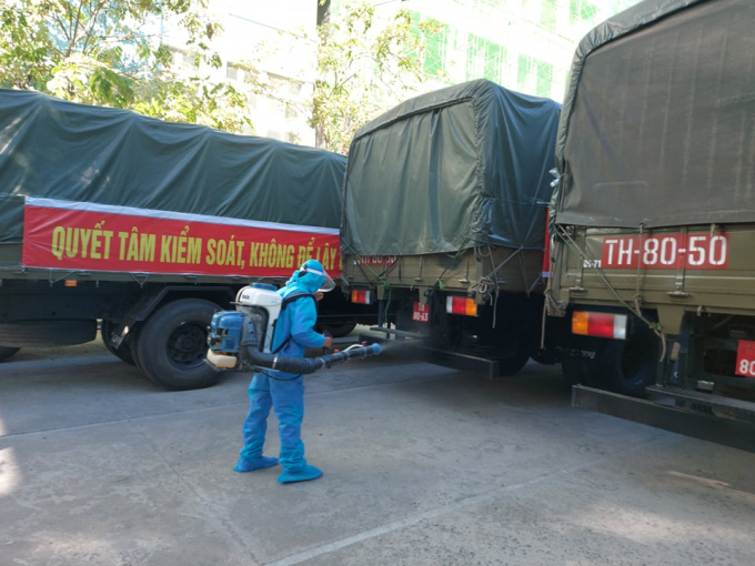 Đến ngày 7/8, 600 khối vật tư trang thiết bị y tế đã được chuyển từ Kho dự trữ Quốc gia đến Kho tiền phương để phục vụ công tác phòng chống dịch tại các tỉnh miền Trung. Ảnh: Anh Văn.