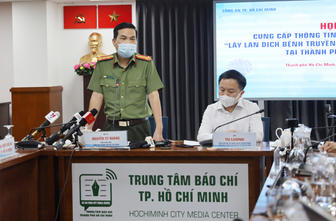 Buổi họp báo cung cấp thông tin khởi tố vụ án hình sự 'Lây lan dịch bệnh truyền nhiễm nguy hiểm cho người' tại TP.HCM diễn ra tại Trung tâm báo chí Thành phố Hồ Chí Minh. Ảnh: H.T.