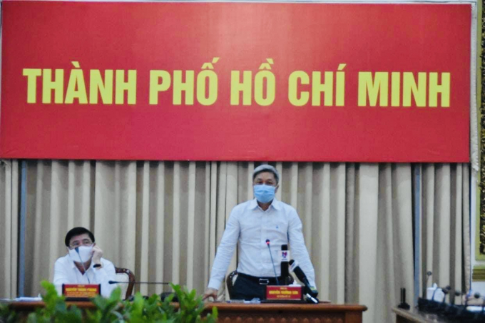 Thứ trưởng Bộ Y tế Nguyễn Trường Sơn tham dự cuộc họp trực tuyến Ban chỉ đạo phòng chống Covid-19 TP.HCM tại điểm cầu UBND TP.HCM.