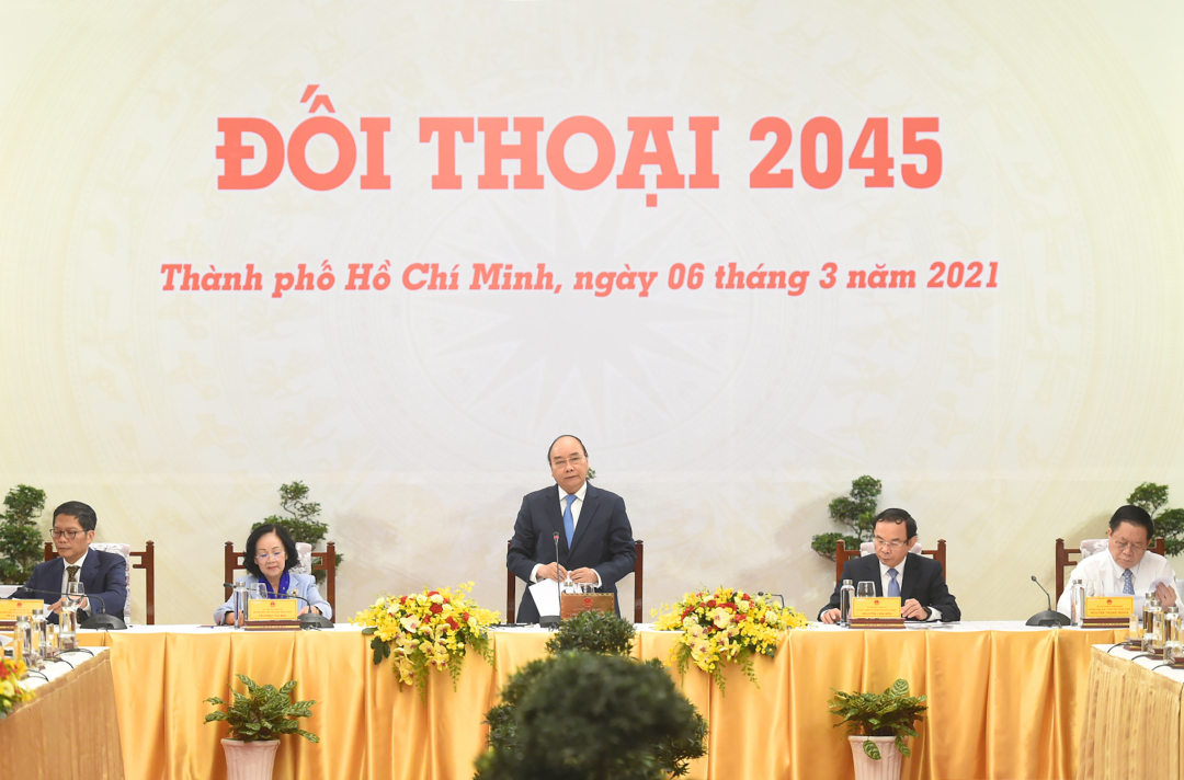 Thủ tướng Chính phủ Nguyễn Xuân Phúc chủ trì cuộc 'Đối thoại 2045' với các trí thức, doanh nghiệp tại Dinh Thống Nhất (TP.HCM) chiều 6/3. Ảnh: Quang Hiếu.