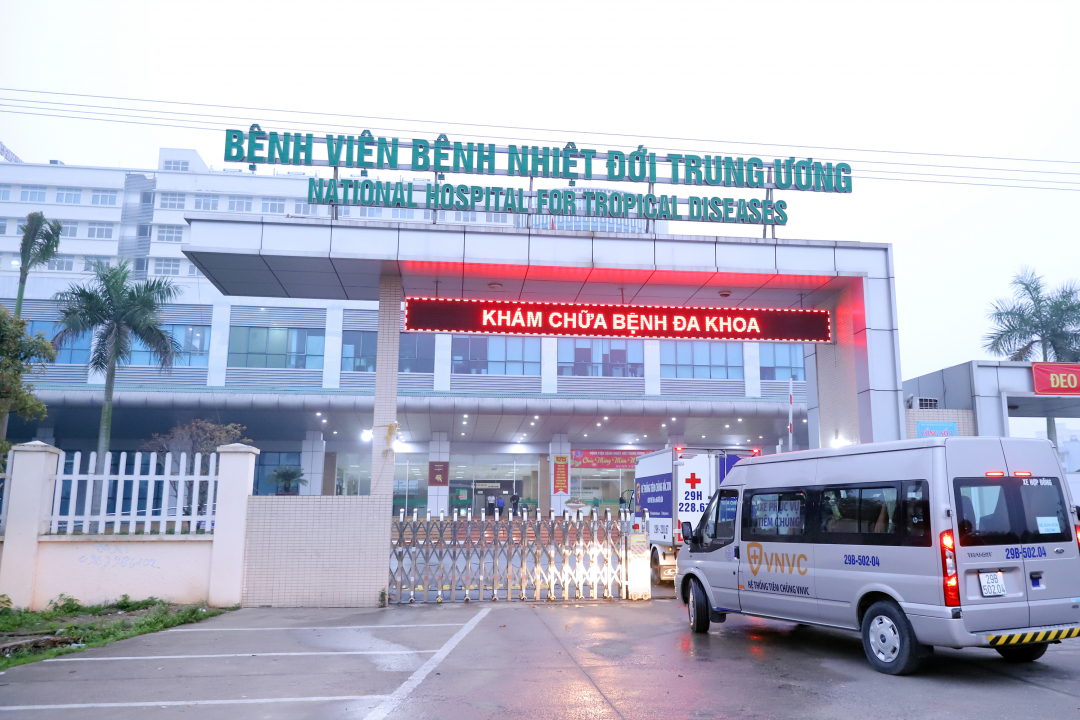 Điểm tiêm vacxin Covid-19 tại Bệnh viện Bệnh Nhiệt đới Trung ương (Hà Nội) sáng 8/3.