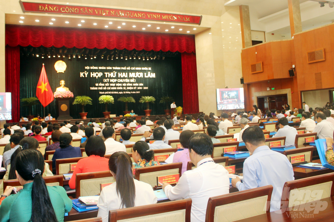 Kỳ họp thứ 25 HĐND khóa IX diễn ra sáng 22/4. Ảnh: Nguyễn Thủy.