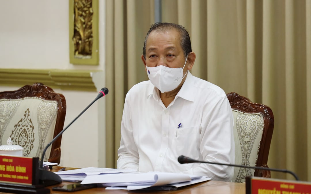 Phó Thủ tướng thường trực Trương Hòa Bình chủ trì buổi làm việc với Ban chỉ đạo phòng chống Covid-19 TP.HCM.