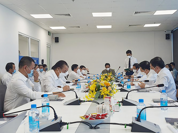 Thủ tướng Chính phủ Phạm Minh Chính dẫn đầu đoàn công tác làm việc với Công ty Nanogen sáng 26/6.
