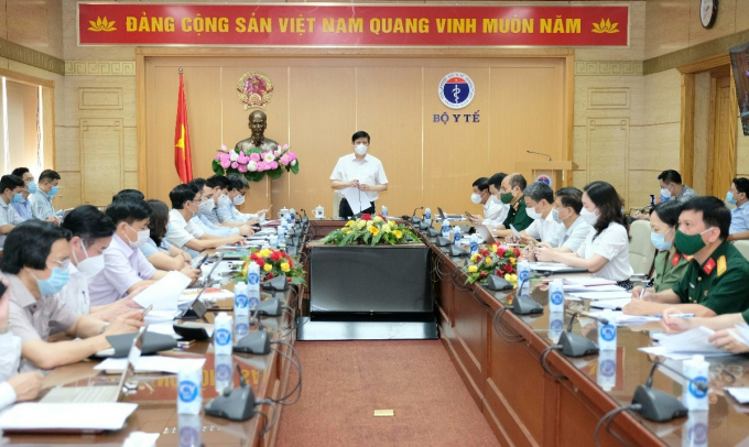Bộ trưởng Nguyễn Thanh Long chủ trì cuộc họp. Ảnh: BYT.