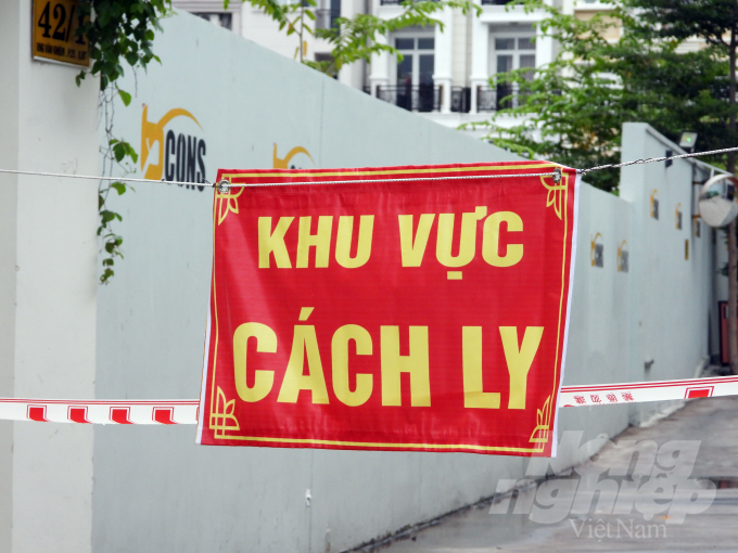 Khu vực cách ly tại tòa nhà trong hẻm 42 đường Ung Văn Khiêm, phường 25, quận Bình Thạnh. Ảnh: Nguyễn Thủy.