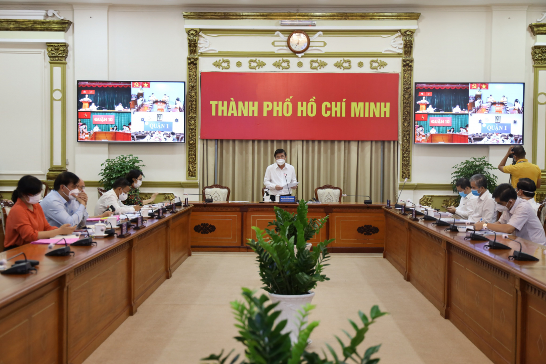 Chủ tịch UBND TP.HCM Nguyễn Thành Phong tại điểm cầu UBND TP.HCM. Ảnh: TTBC.