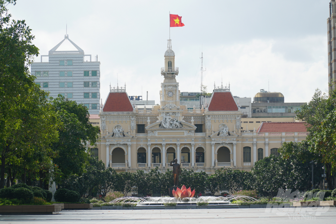 Người dân TP.HCM được yêu cầu không ra khỏi nhà khi không thật sự cần thiết. Không ra khỏi nhà sau 18h hàng ngày. Ảnh: Nguyễn Thủy.