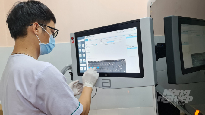 Thời gian trả kết quả xét nghiệm PCR SARS-CoV-2 trong vòng 2 giờ 30' đến 3 giờ. Ảnh: Bệnh viện cung cấp.