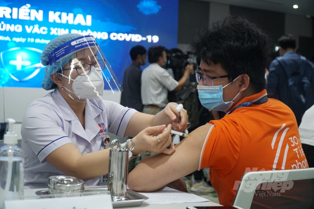 TP.HCM tổ chức triển khai chiến dịch tiêm chủng vacxin phòng Covid-19 lớn nhất từ trước tới nay. Ảnh: Nguyễn Thủy.