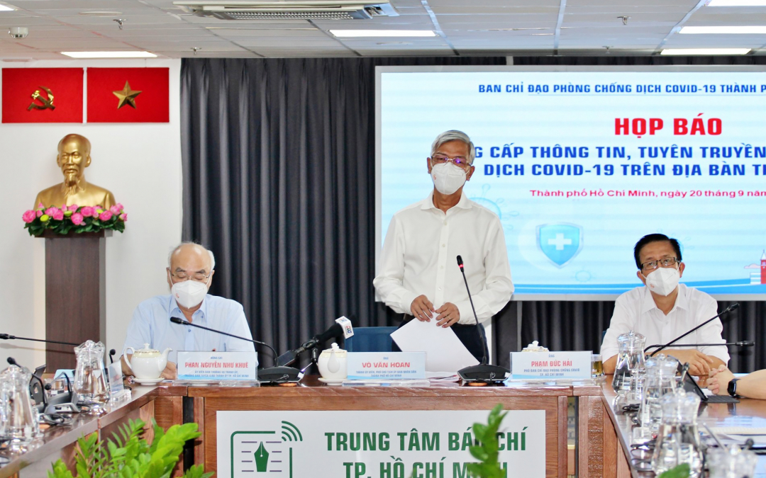 Phó Chủ tịch UBND TP.HCM Võ Văn Hoan phát biểu tại Ban Chỉ đạo phòng chống dịch Covid-19 TP.HCM chiều 20/9. Ảnh: T.H.