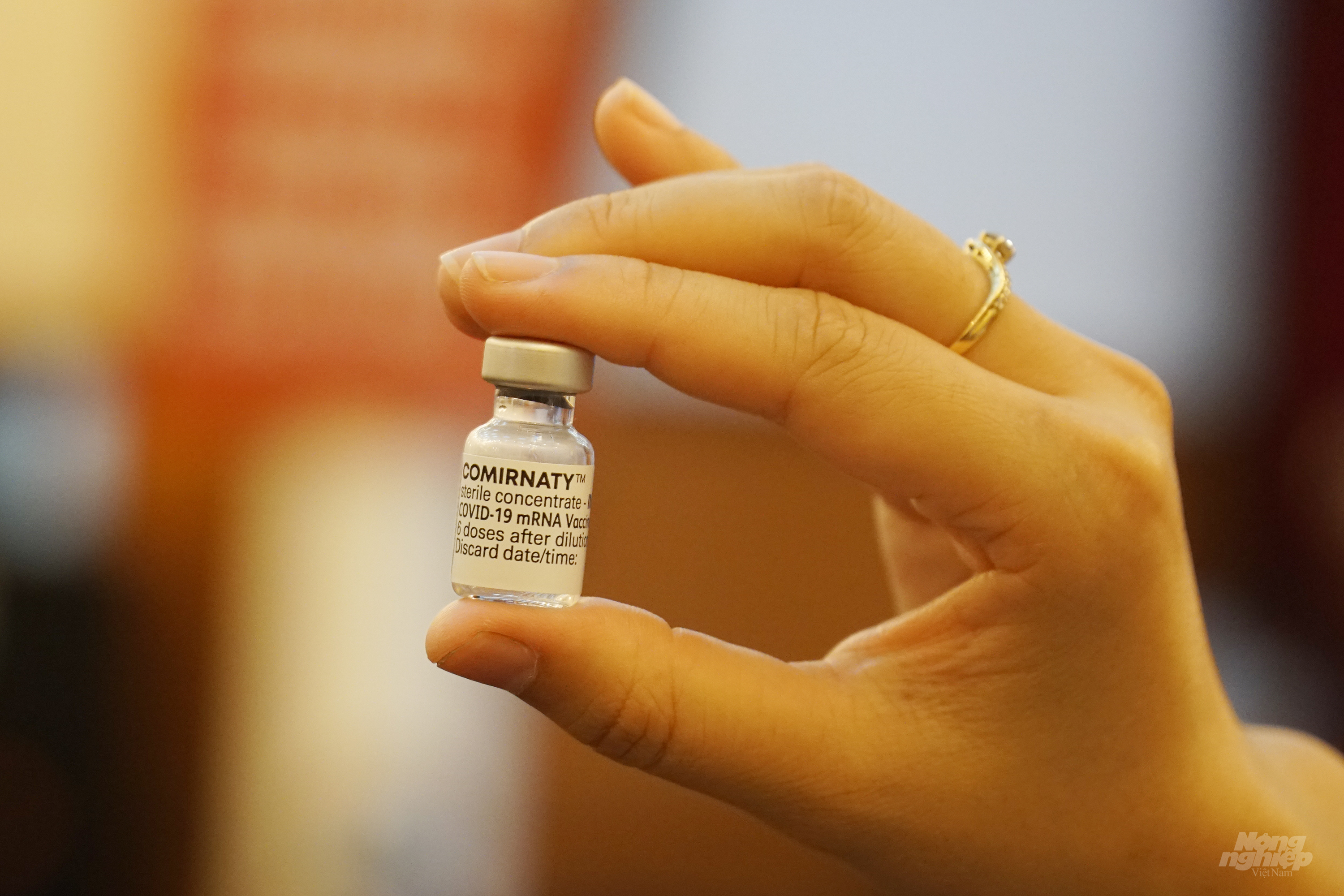 Vacxin phòng Covid-19 của Pfizer đang được sử dụng để tiêm cho trẻ từ 12-17 tuổi tại các tỉnh thành phố trên cả nước. Ảnh: Nguyễn Thủy.
