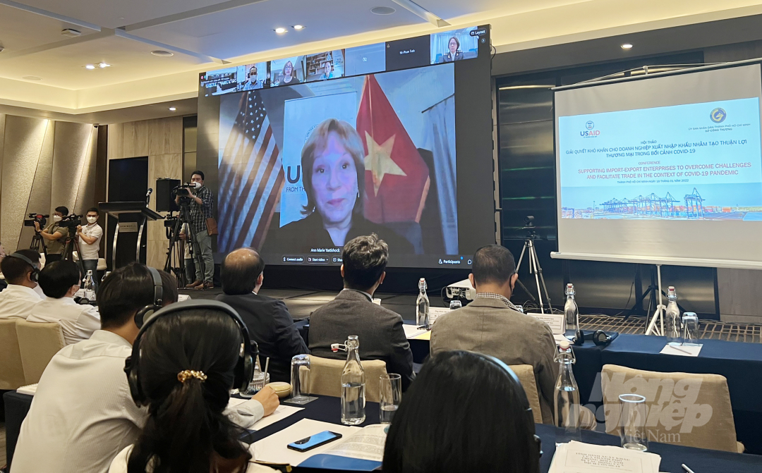 Ann Marie Yastishock, Director of the US Agency for International Development (USAID) Vietnam delivers her virtual speech at the conference. Photo: Nguyen Thuy.