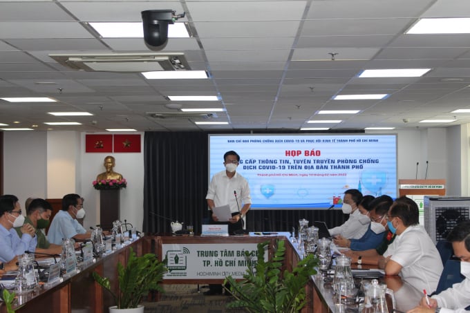 Ông Phạm Đức Hải, Phó Ban Chỉ đạo phòng chống dịch Covid-19 và phục hồi kinh tế TP.HCM chủ trì buổi họp báo.