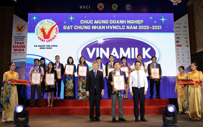 Ông Đỗ Thanh Tuấn, Giám đốc Đối ngoại Công ty Vinamilk tại Lễ trao chứng nhận 'Hàng Việt Nam chất lượng cao'. Ảnh: Dũng Thanh.