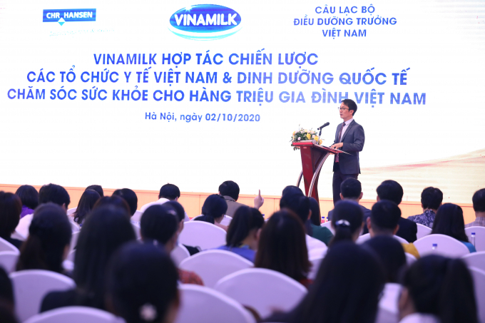 Ông Phan Minh Tiên đại diện Công ty Vinamilk phát biểu tại buổi lễ ký kết. Ảnh: Quỳnh Hương.