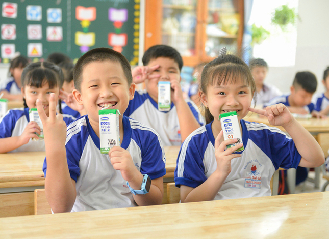 Chương trình Sữa học đường TPHCM được triển khai trên 24 quận huyện từ tháng 11/2020. Ảnh: Đỗ Hưng.