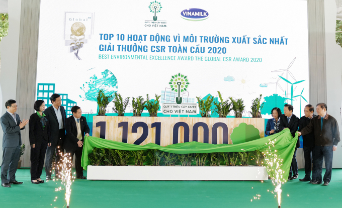 Vinamilk và Quỹ 1 triệu cây xanh cho Việt Nam chính thức hoàn thành mục tiêu với 1.121.000 cây xanh được trồng trong 9 năm qua. Ảnh: Xuân Hương.